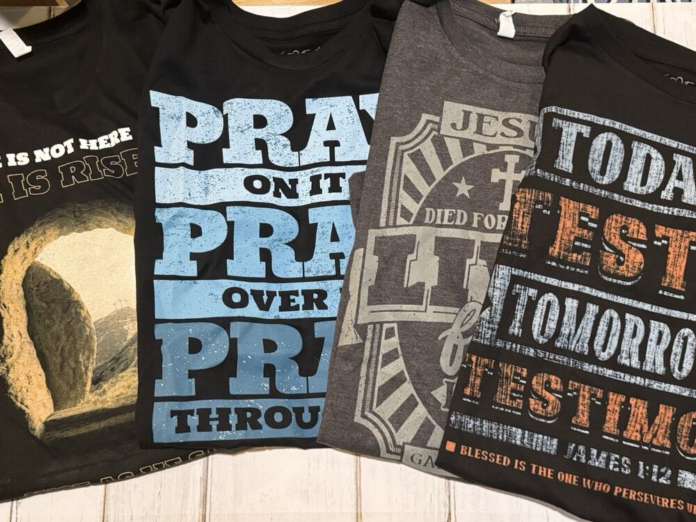 4 Set Of Med Women's Plus graphic Tee Shirts Christian Jesus Love In Faith Words